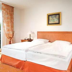 Hotel Victor's Residenz-hotel Mitte ****